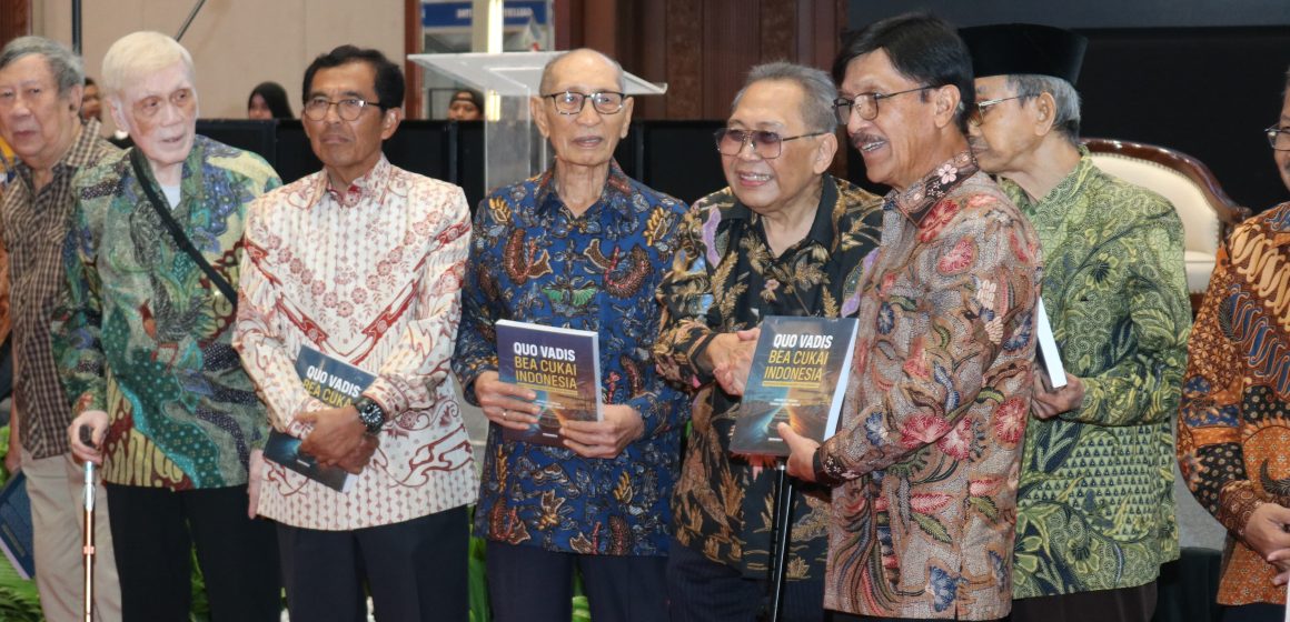 Buku Quo Vadis Bea Cukai Indonesia: Tonggak Sejarah Kembalinya Kedaulatan Bea Cukai