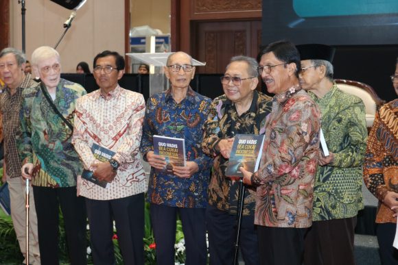 Buku Quo Vadis Bea Cukai Indonesia: Tonggak Sejarah Kembalinya Kedaulatan Bea Cukai
