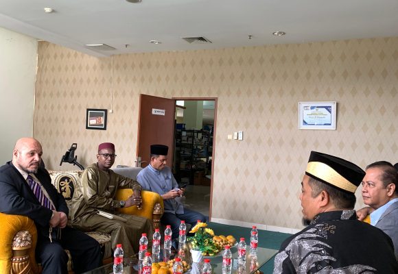 Perkuat Riset Wakaf : Asosiasi Nazhir Indonesia Kolaborasi dengan International Institute of Islamic Waqf (IIIW)