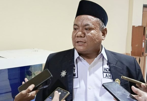 ANGGOTA-DPRD-KOTA-BEKASI-AHMADI-MADONG Madong Dorong Kolaborasi Atasi Kekurangan Guru di Kota Bekasi