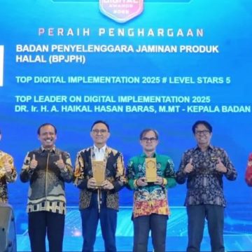 IMG-20251205-WA0015 BPJPH Raih 2 Penghargaan Top Digital Awards 2025, Digitalisasi Mudahkan 10.000 Sertifikasi Halal Perhari