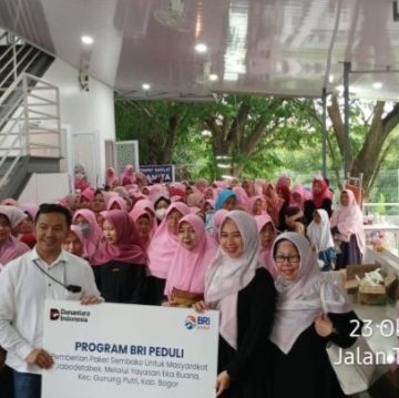 Screenshot_20251215_193212_Chrome Berbagi Berkah, BRI Peduli kanca Cibubur Salurkan Sembako untuk Warga Jabodetabek